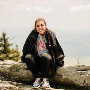 Meet your Posher, Claudia